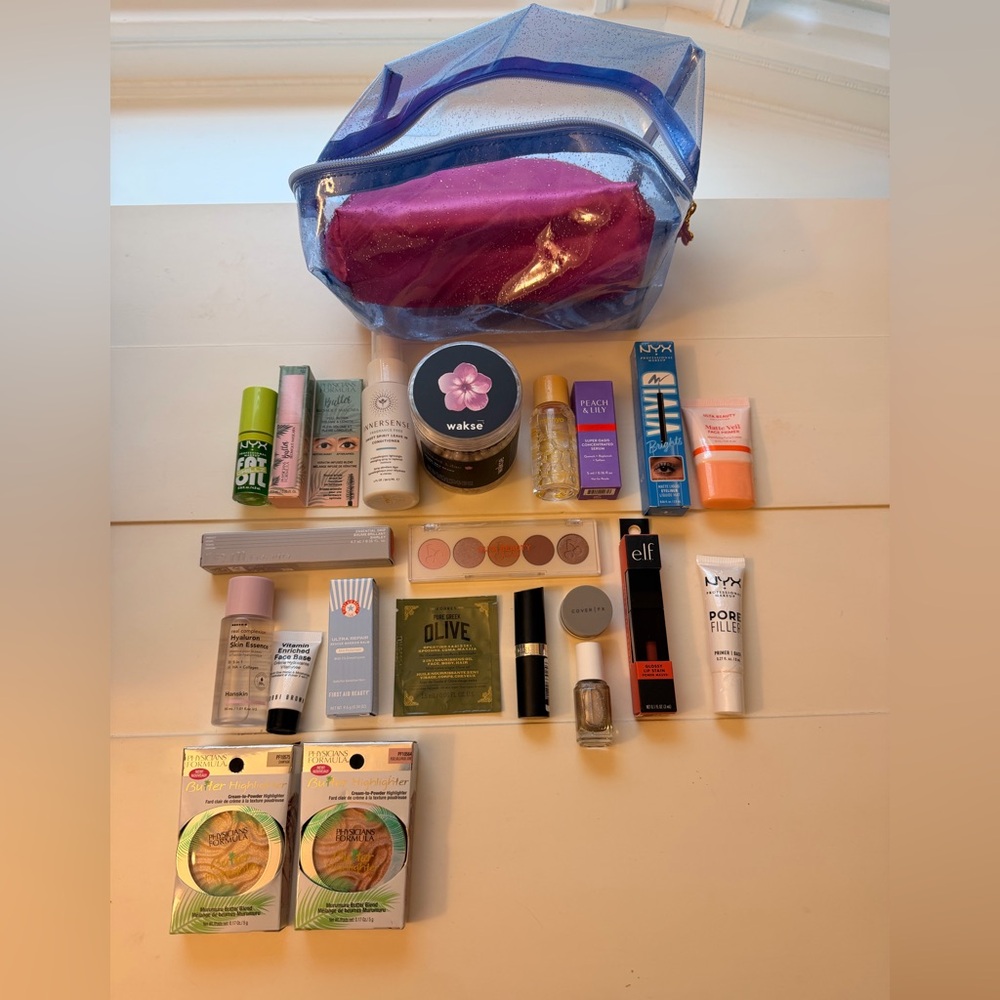 NEW 21 Make Up / Skin Care Samples +2 Bags